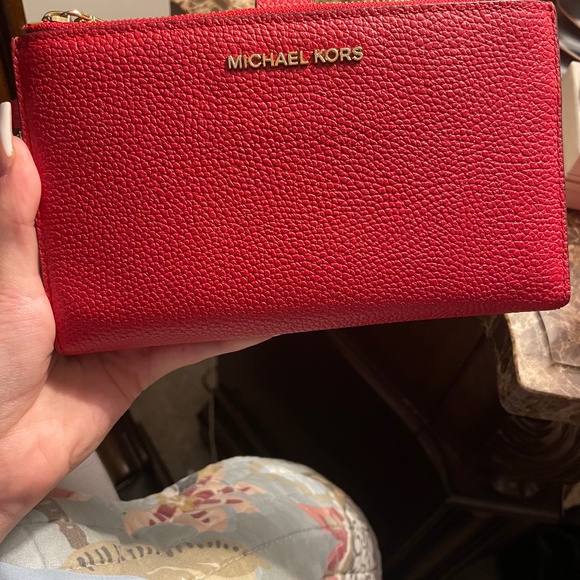 MICHAEL KORS Adele Leather Smartphone Wallet | color: lacquer red BRAND NEW - Picture 1 of 9